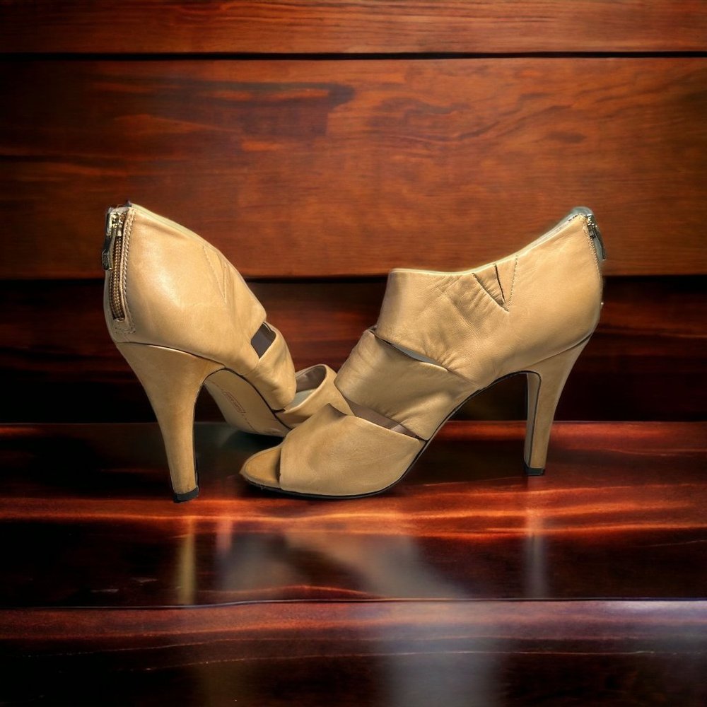Vince Camuto Tan Lamb Leather Cut-out Open Toe High Heels 9.5M NWOT